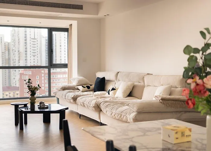 Eastern Hub - Bund Branch Quality Renovated Luxury 3Bedroom, Spacious Living Room Fully Equipped Haiyue Garden
