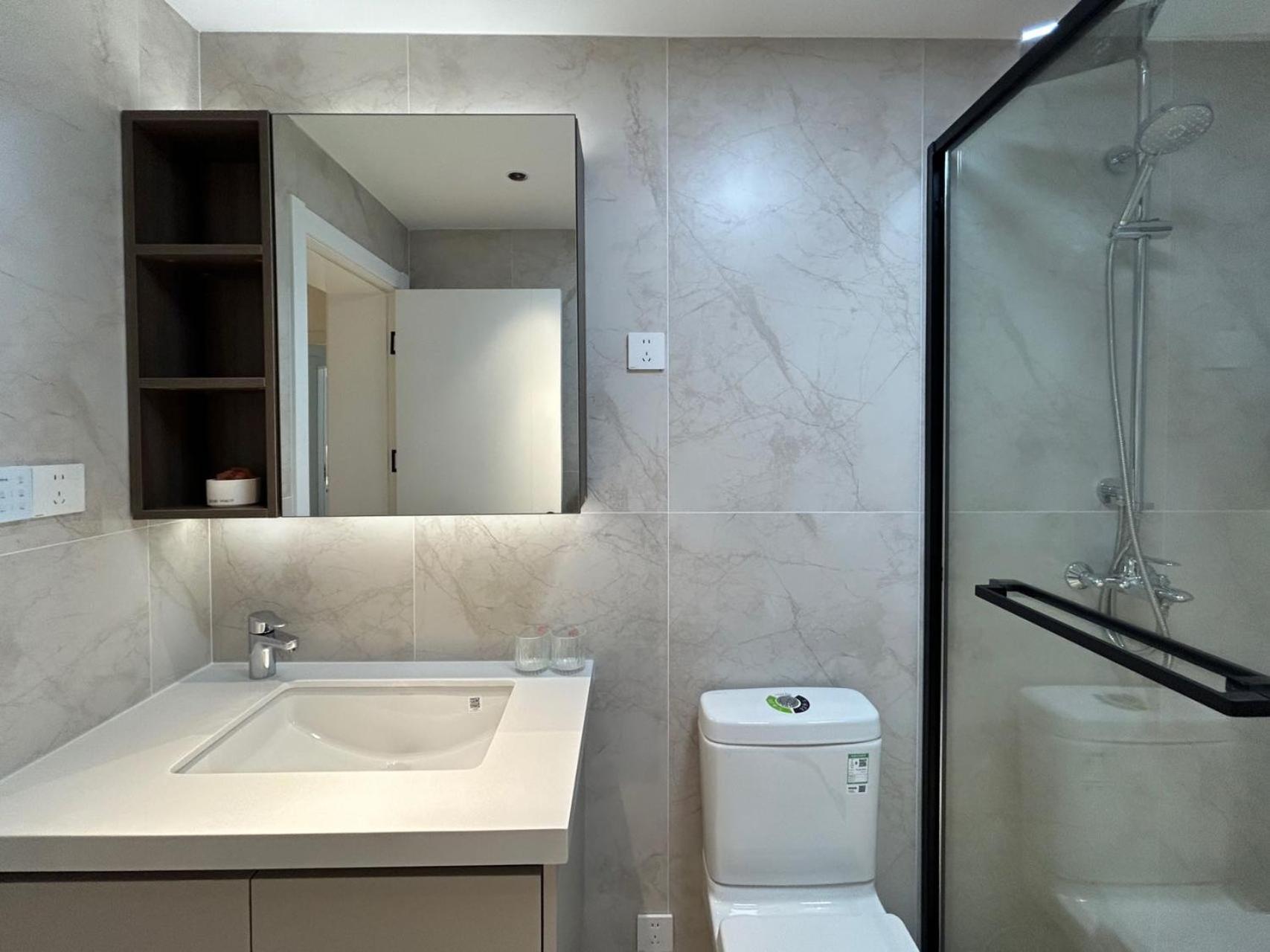 Eastern Hub - Bund Branch Quality Renovated Luxury 3bedroom, Spacious Living Fully Equipped Haiyue Garden Apartment Shanghai