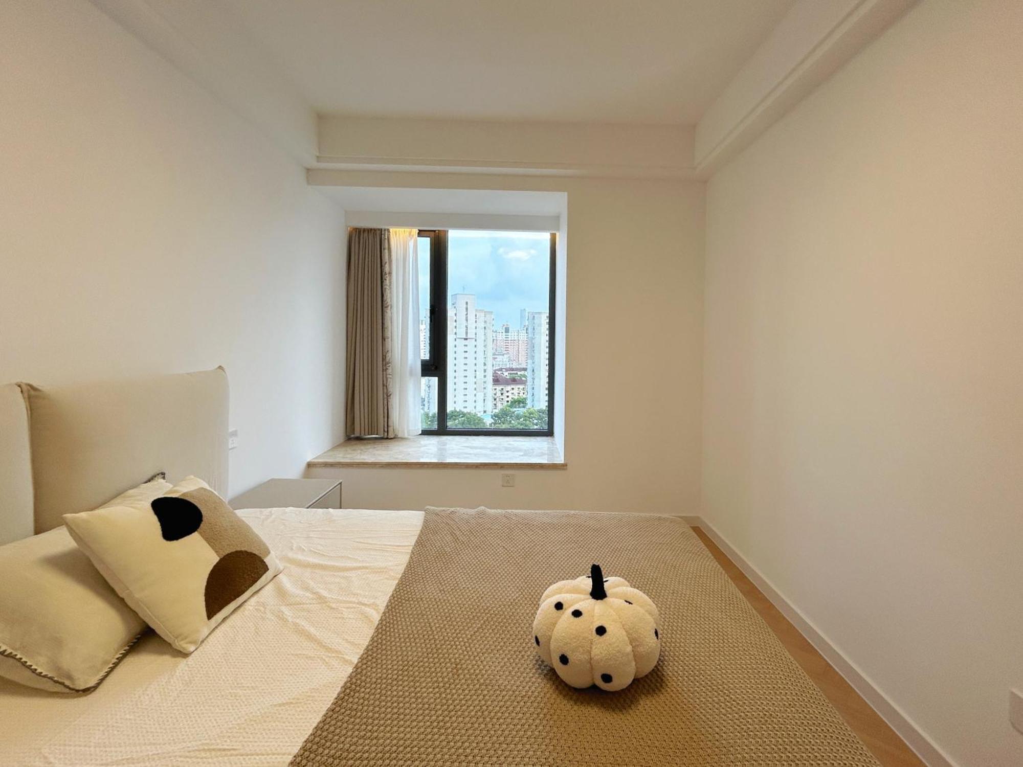 Apartment Eastern Hub - Bund Branch Quality Renovated Luxury 3bedroom, Spacious Living Fully Equipped Haiyue Garden Shanghai