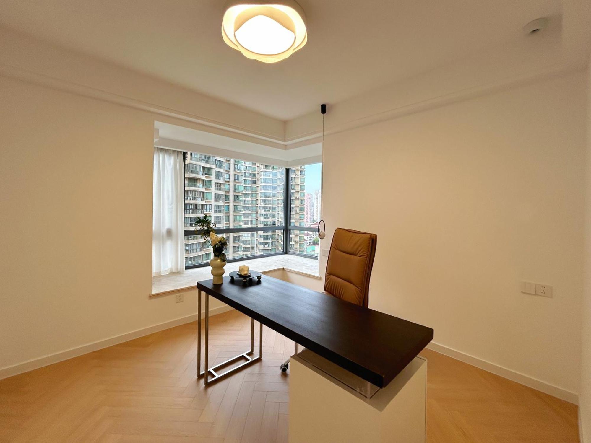 Eastern Hub - Bund Branch Quality Renovated Luxury 3bedroom, Spacious Living Fully Equipped Haiyue Garden *