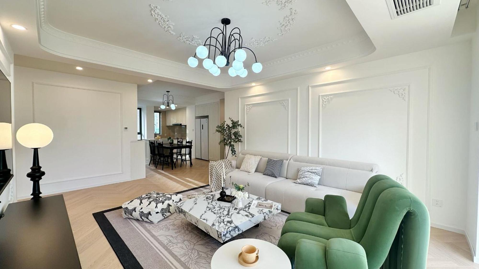 Eastern Hub - Bund Branch Quality Renovated Luxury 3bedroom, Spacious Living Fully Equipped Haiyue Garden Apartment *