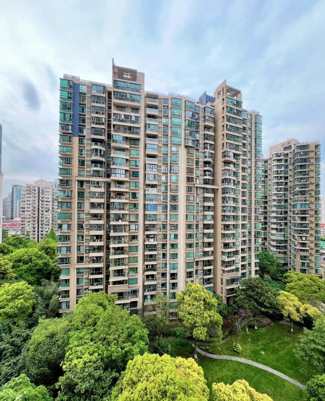 Eastern Hub - Bund Branch Quality Renovated Luxury 3bedroom, Spacious Living Fully Equipped Haiyue Garden Apartment *